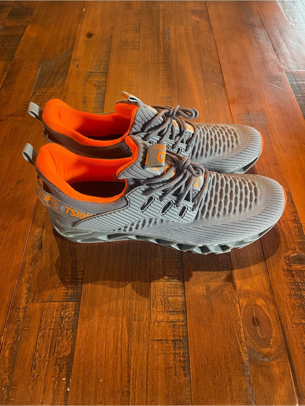 Men's Grey Sneakers with Bright Orange Lining — Lightweight Athletic Lace-Ups